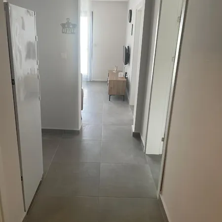 펜션 Relax Luxury Close To The Airport And Sea